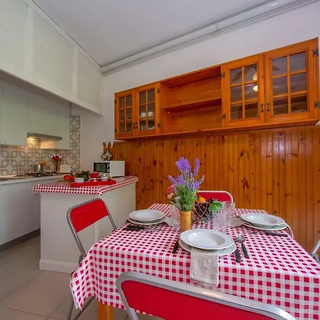 Rododendro Rosso شقة إيسبرا